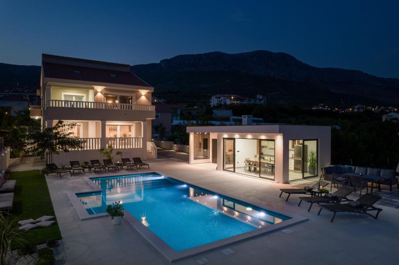 Marisa With 51sqm Pool, 5 Bedrooms, Gym *
